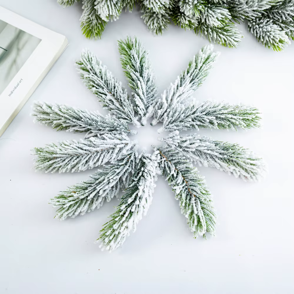 Branches de pin de neige en cèdre artificiel