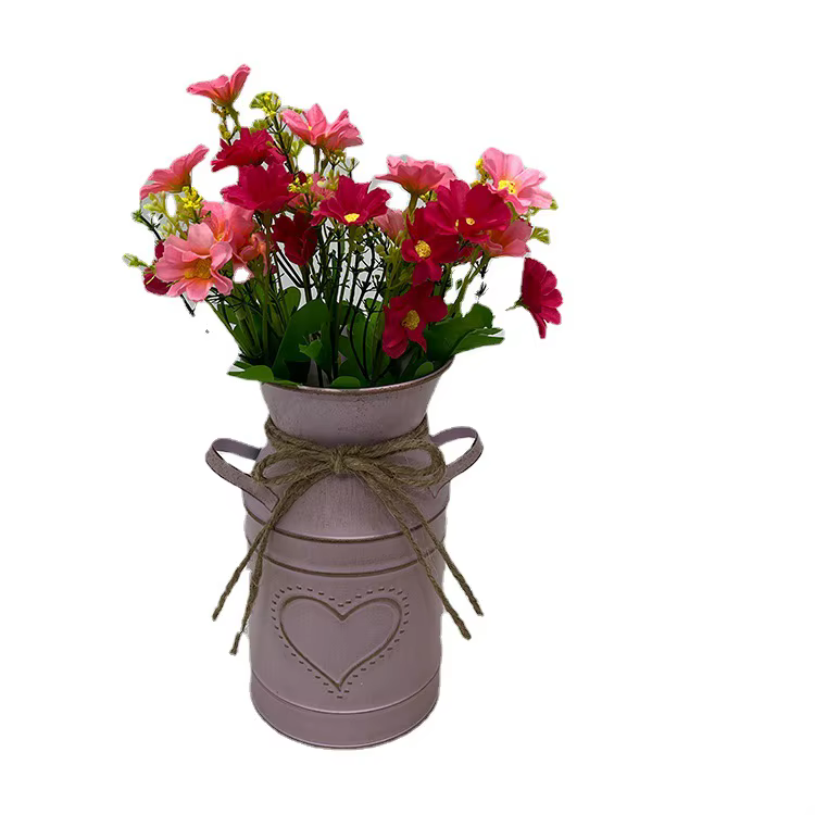 Vase en métal rustique en forme de cœur gaufré avec corde en jute