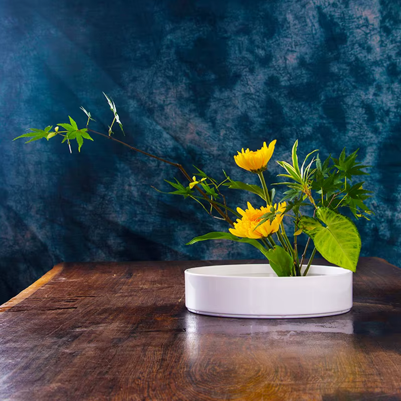 Récipient d'arrangement de fleurs japonaises