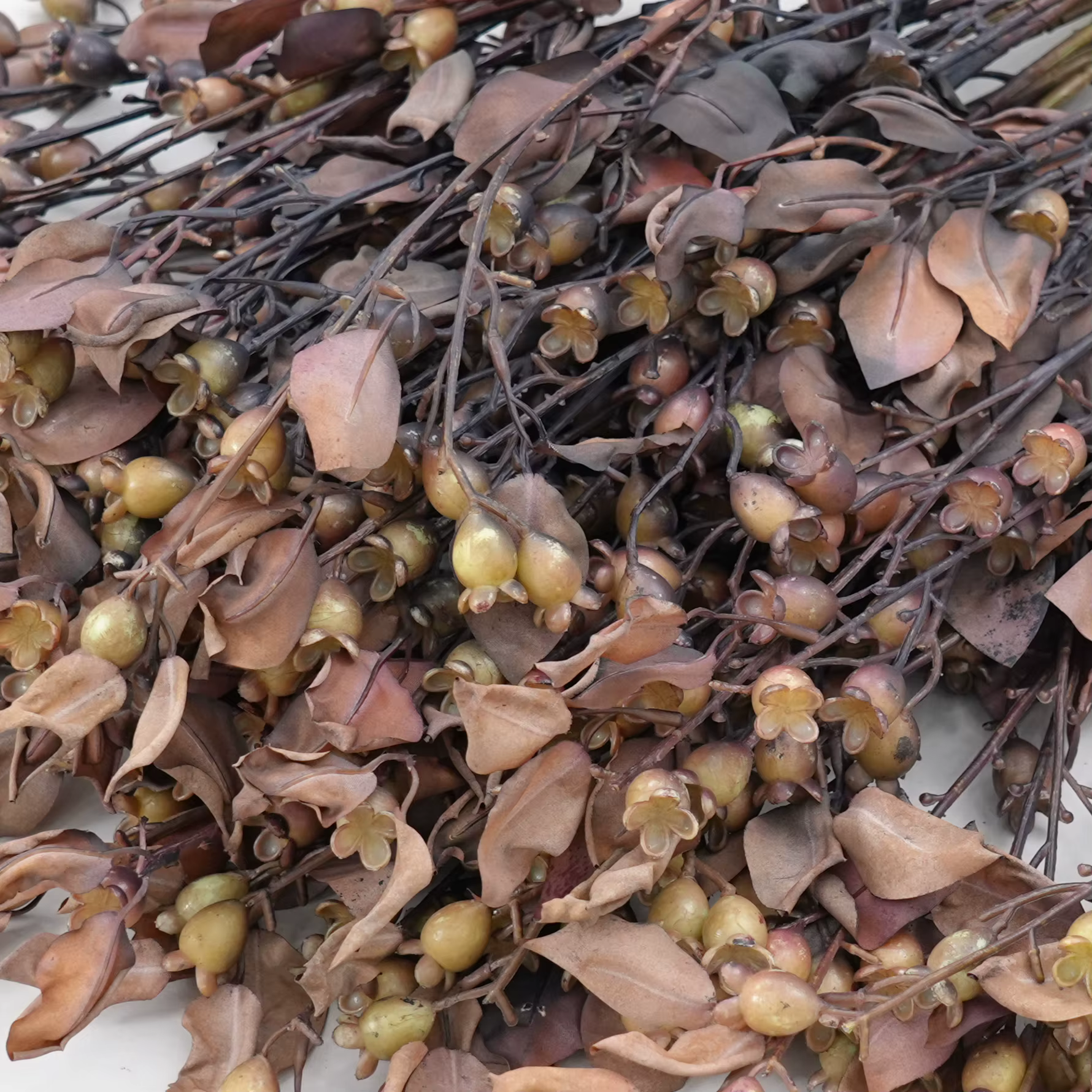 Branche de plante artificielle de baies brunes