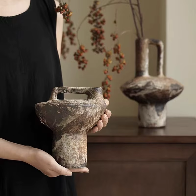 Vase en céramique grossière