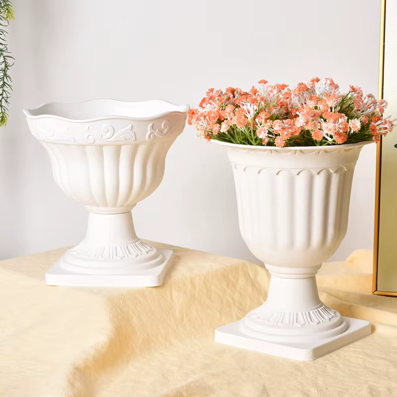 Vases en plastique simples pour plantes