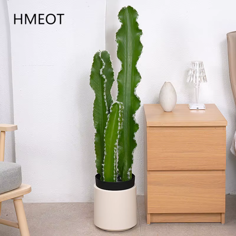 Plantes tropicales artificielles avec pot