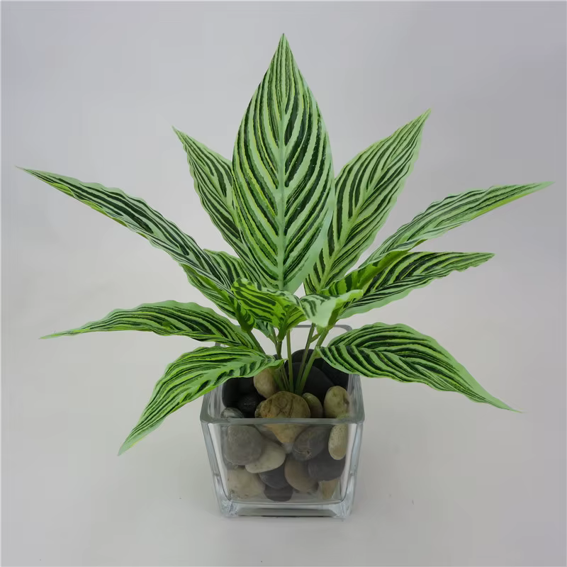 Plante verte artificielle en plastique