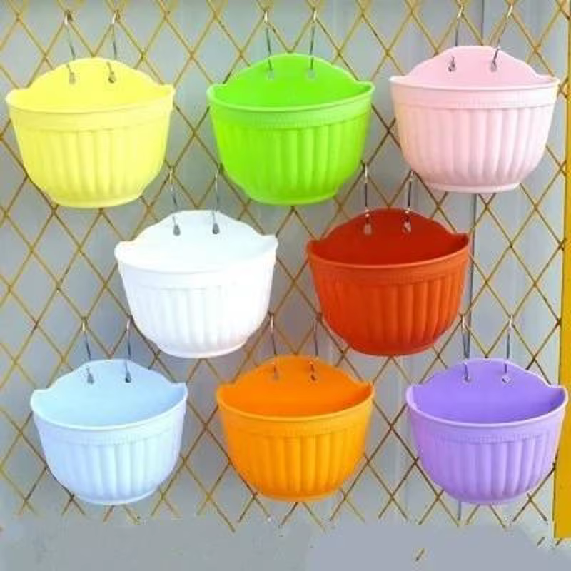 Pot de fleurs mural en plastique