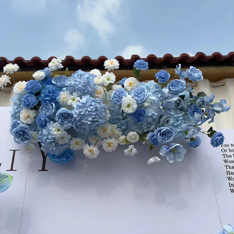 Chemin de fleurs roses artificielles de luxe