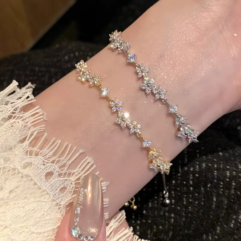 Bracelets de luxe en Zircon pour femmes, brillants et élégants, à fleurs, en métal et cristal, réglables, bijoux cadeaux de mariage