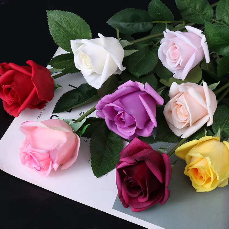 Simulation de roses artificielles en Latex