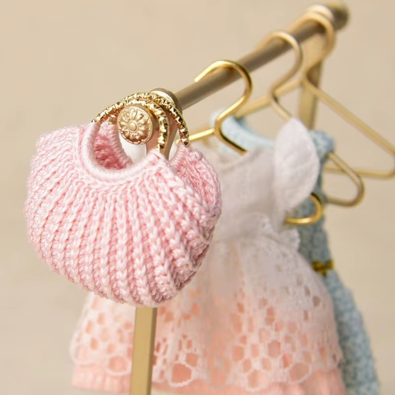 à main poupée en Crochet Miniature, accessoire pour le poupée, d'exposition à poignée arquée avec corps pour
