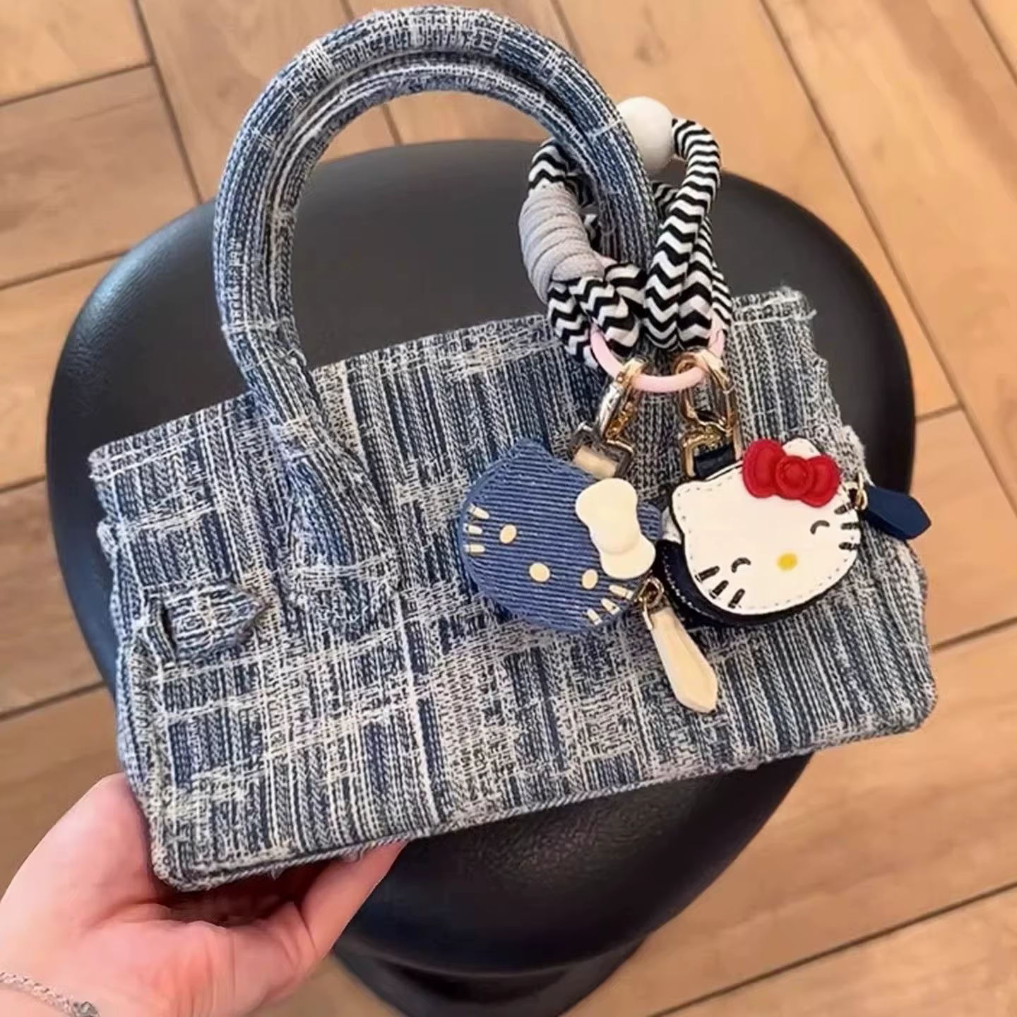 Porte-clés mini sac en cuir Hello Kitty mignon, texture haut de gamme, accessoire pour jeune fille, décoration créative pour sac quotidien, cadeau pour amis