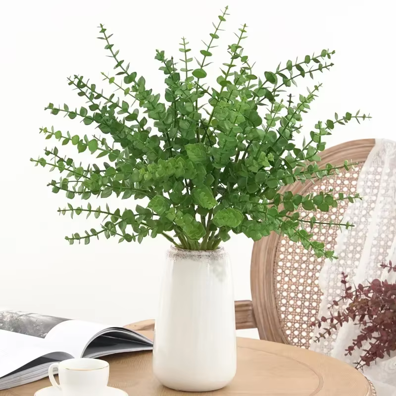 Plantes vertes artificielles en plastique