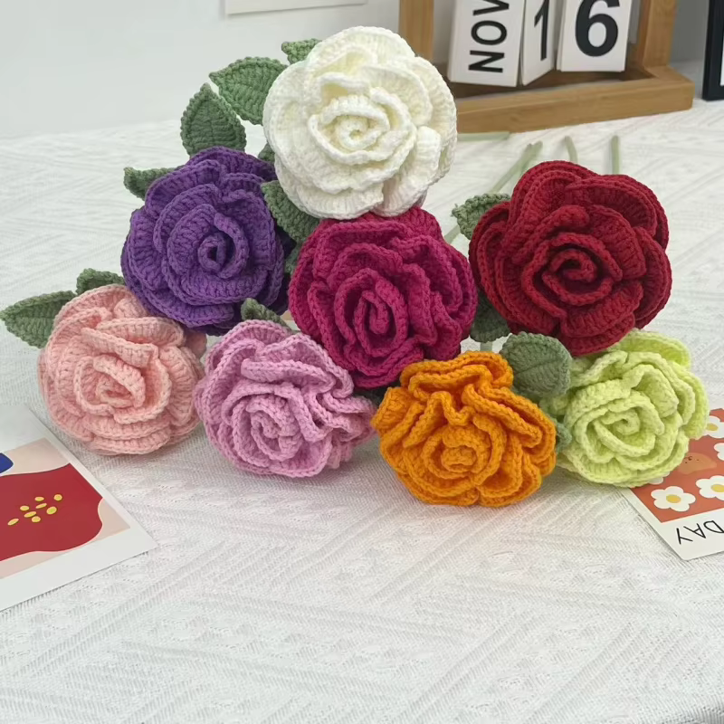 Bouquet de roses en raphia au Crochet fait à la main