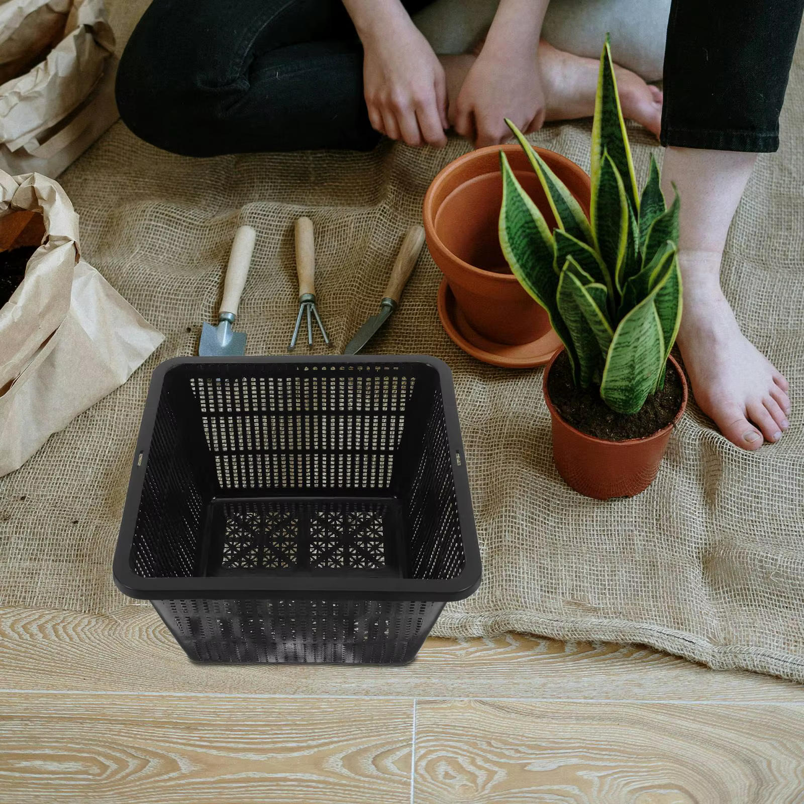 Pot d'équipement hydroponique