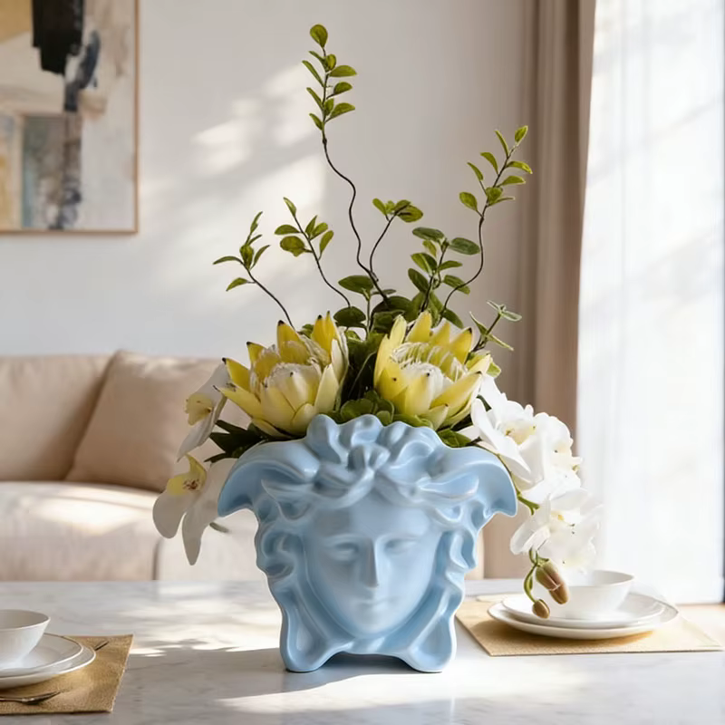 Pot de fleurs de style grec pour la maison