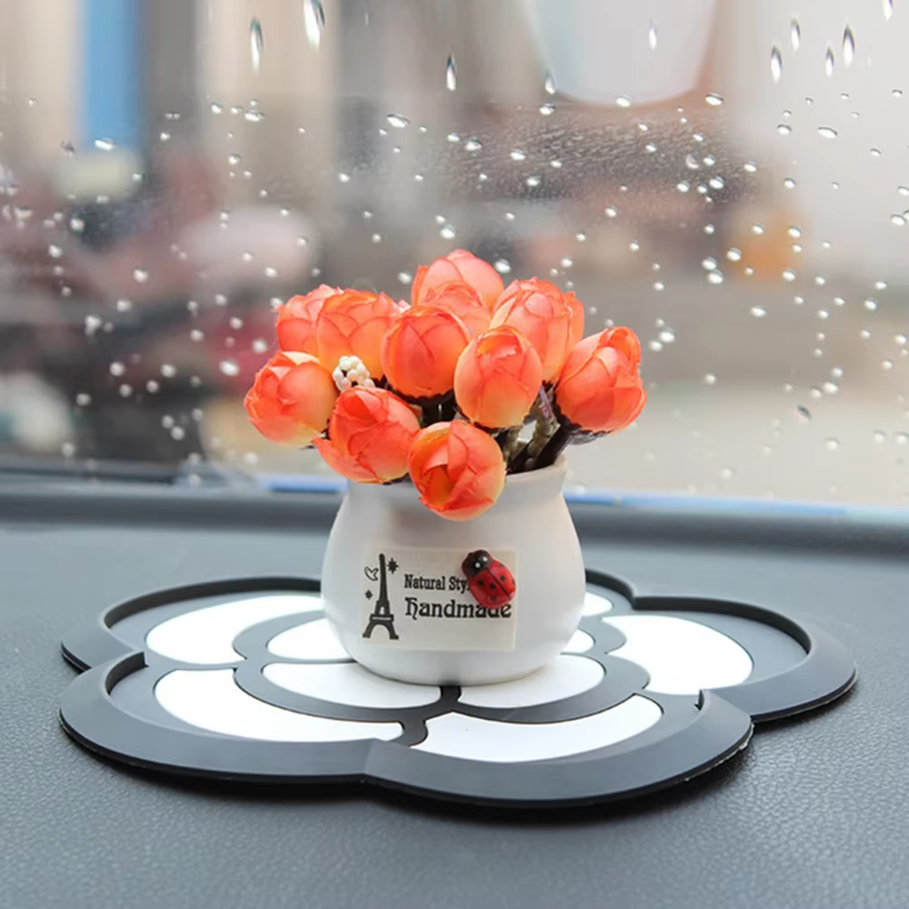 Plante en pot créative pour voiture