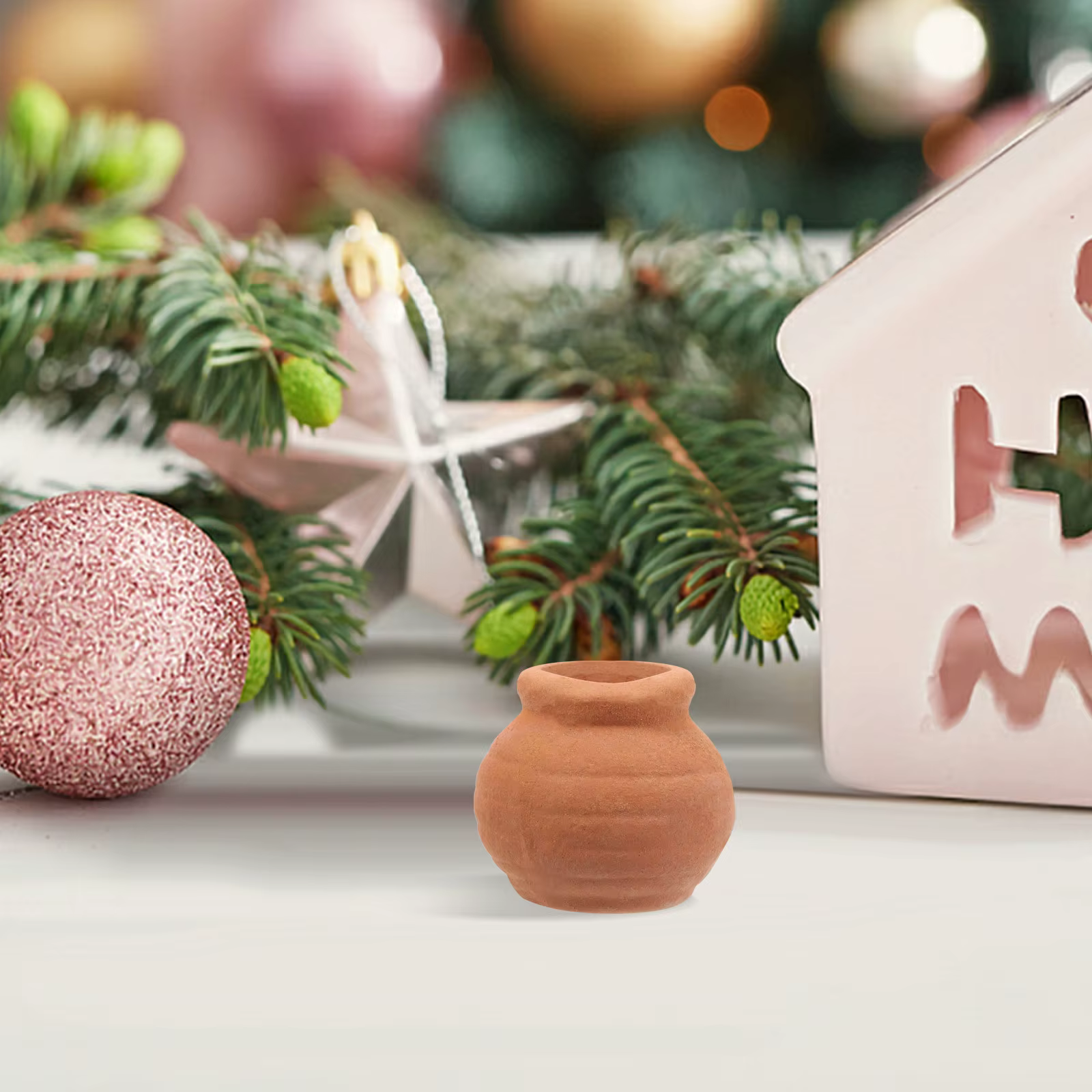 8 petits pots en argile