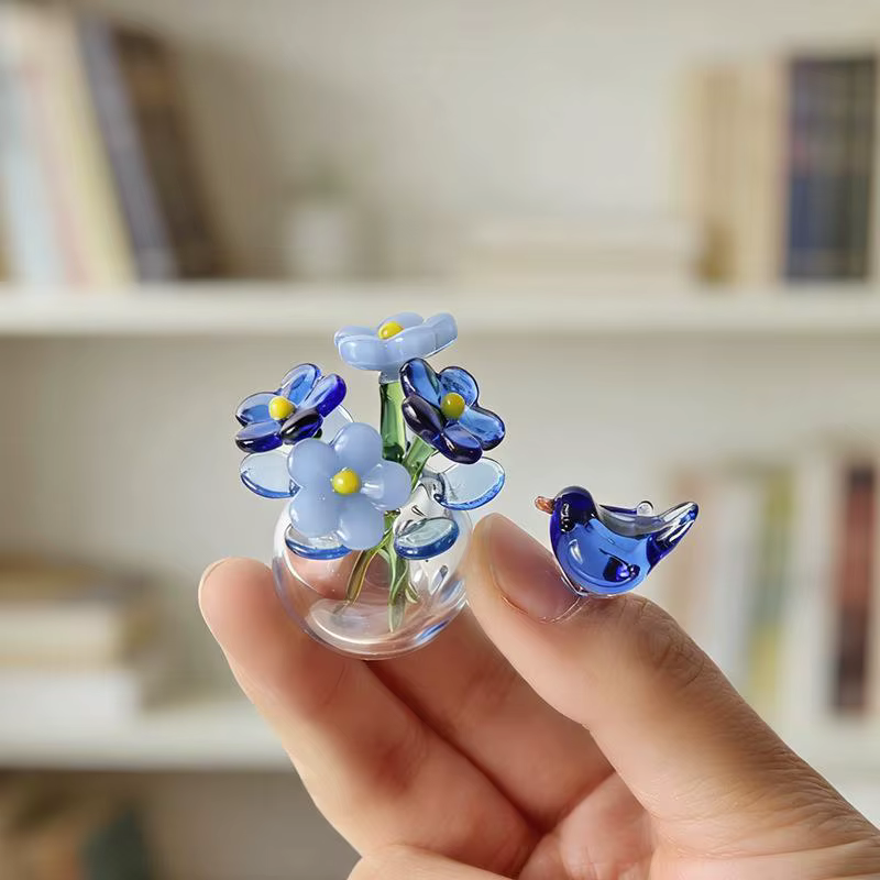 Décoration florale en verre