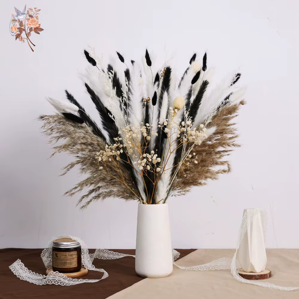 Bouquet de fleurs séchées neutres noir et blanc