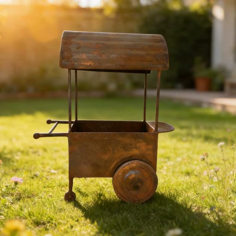Petit conteneur jardinière en brouette rouillé
