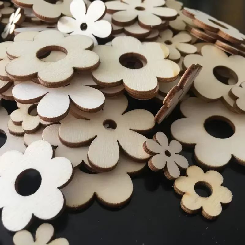 Ornements de fleurs en bois avec trou