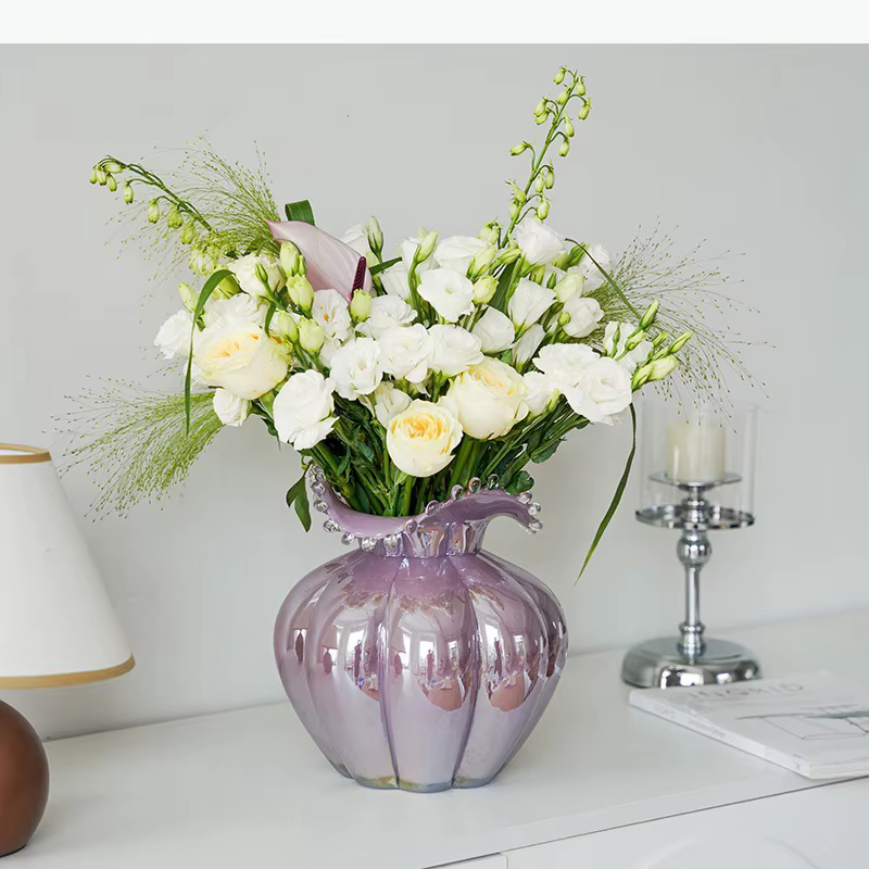 Vase en verre en forme de bourgeon de fleur de citrouille