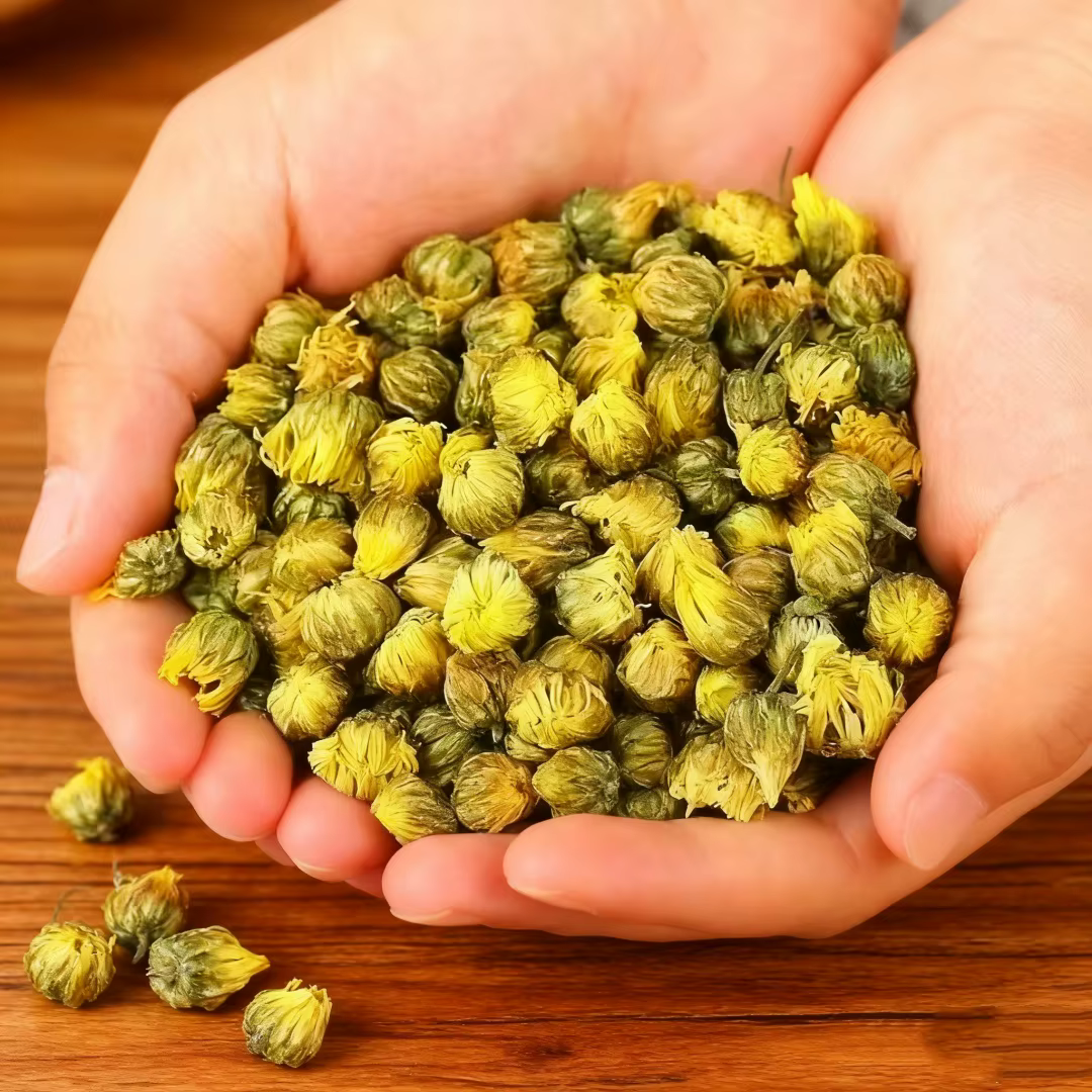 Bourgeons de chrysanthèmes naturels séchés de qualité supérieure pour la fabrication de savons et de bougies