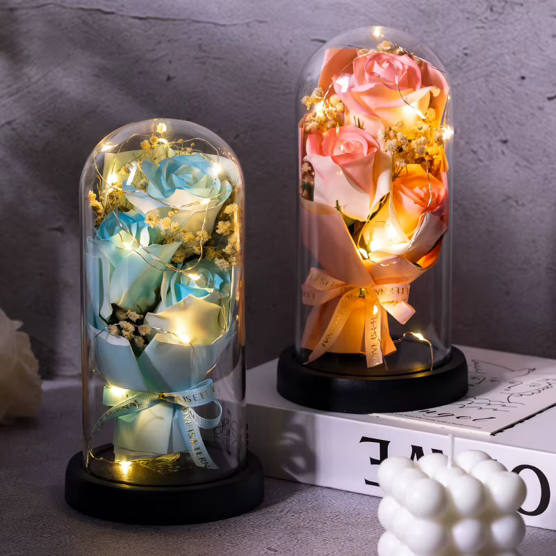 Bouquet de roses éternelles sous cloche en verre – Un cadeau pour votre petite amie