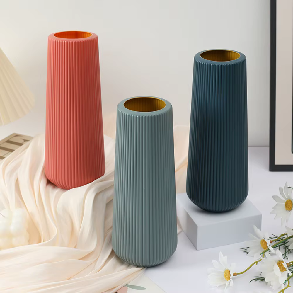 Vase à fleurs en plastique