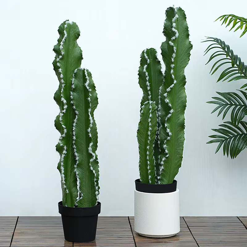 Plantes tropicales artificielles avec pot