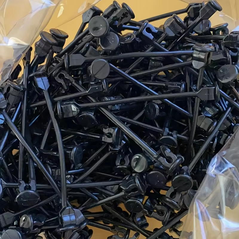 Clips de fixation et de maintien pour plantes grimpantes