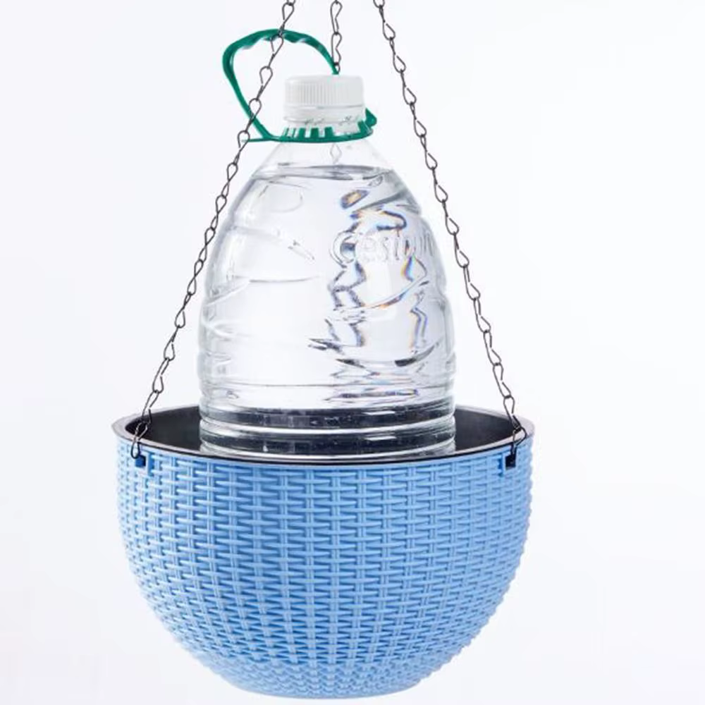Pot suspendu en plastique imitation rotin