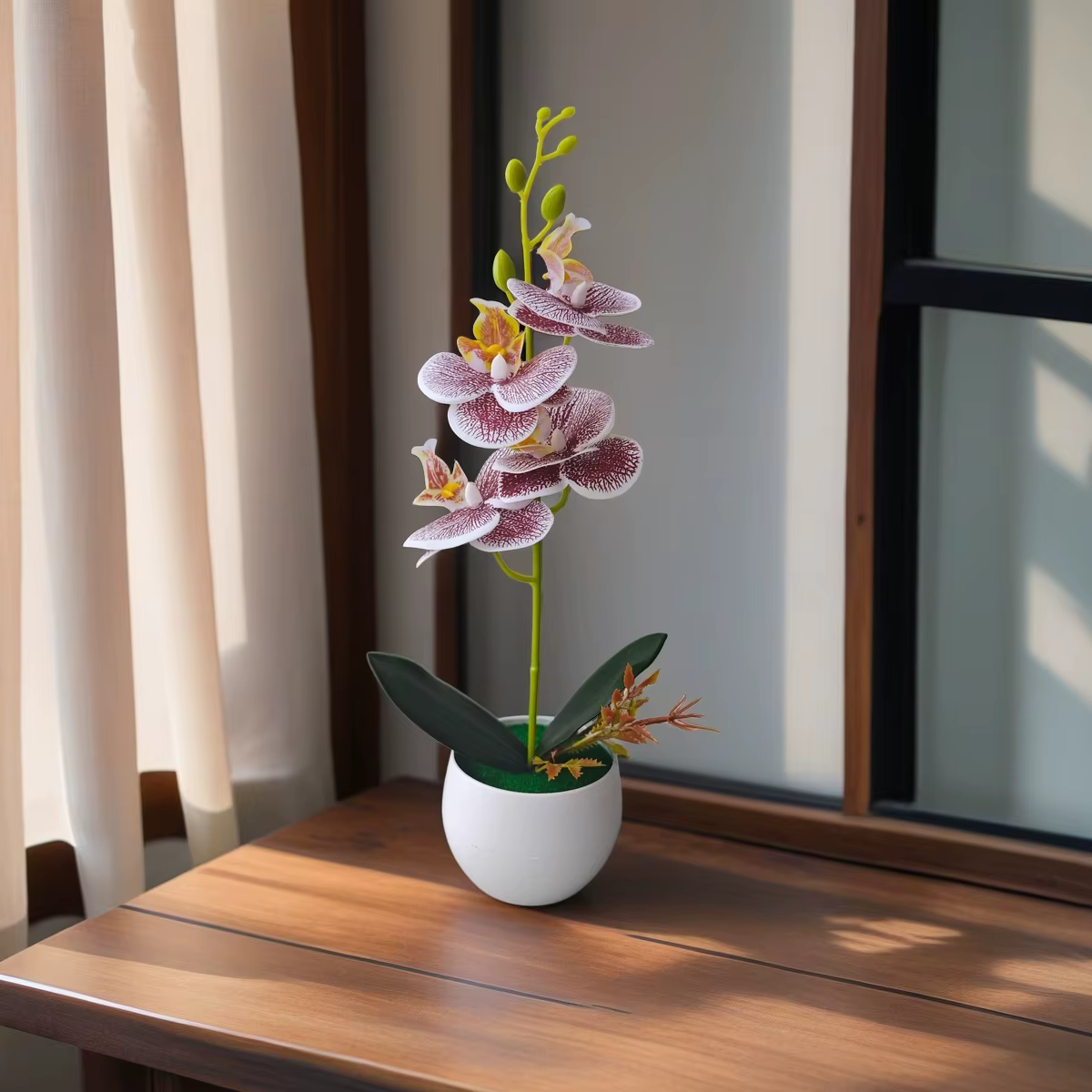 Plante en pot d'orchidée artificielle réaliste avec Pot en plastique pour la décoration de pièce maîtresse de table