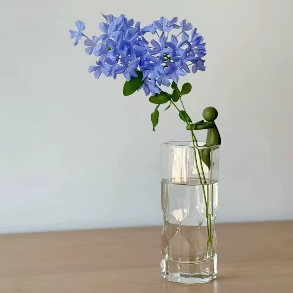 Support pour plantes coloré à 3 niveaux - Le support à fleurs en plastique présente un design unique, pratique pour la culture des plantes et le rangement des fleurs.