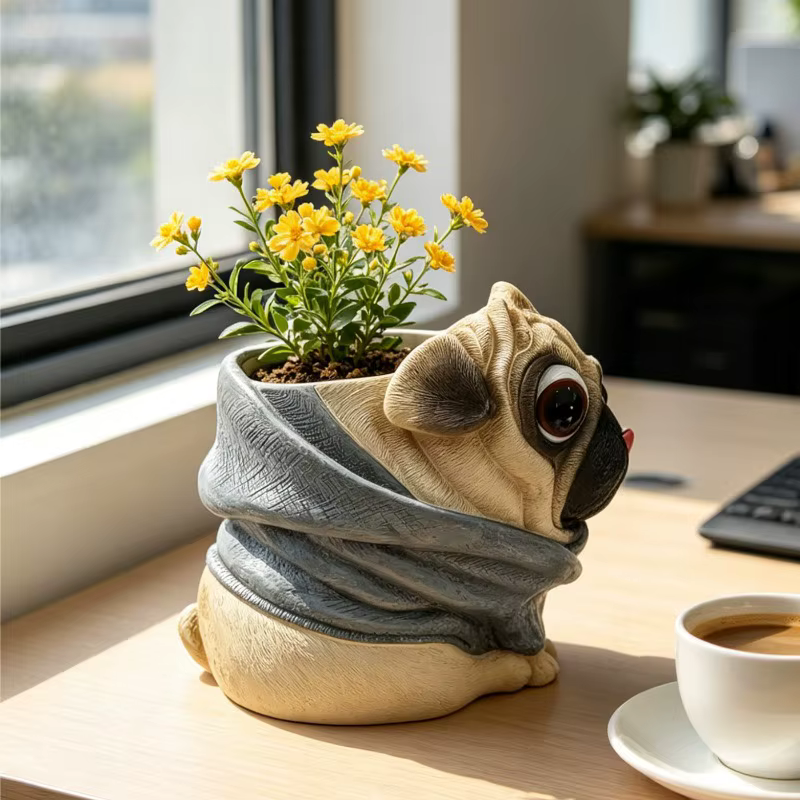 Pot de fleurs en résine en forme de chien Pug