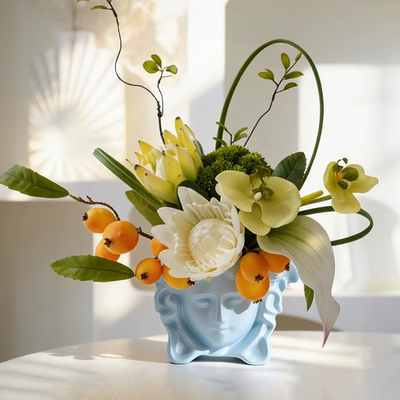 Pot de fleurs de style grec pour la maison