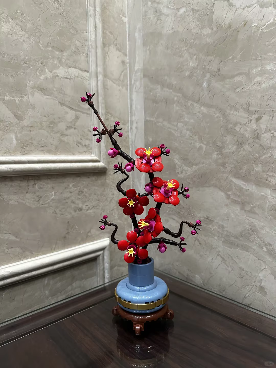 Modèle de fleur de prunier en pot, ornement de bureau et de maison, cadeau idéal pour les amateurs de plantes et les collectionneurs, pour les fêtes et les anniversaires