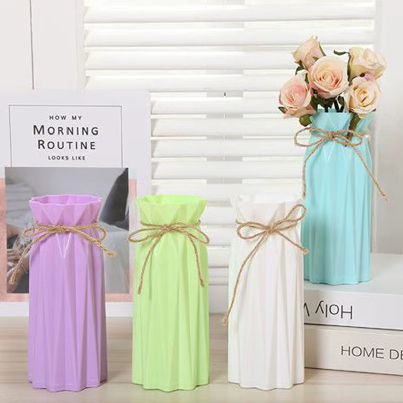 Vase en plastique imitation fleur
