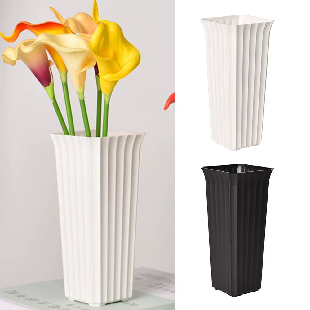 Vase à fleurs noir et blanc simple
