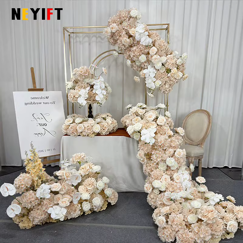 Arrangement floral suspendu de pivoines