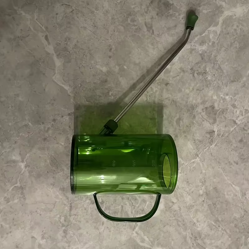 Arrosoir à long bec pour la maison