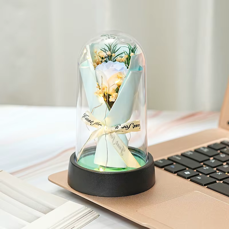 Bouquet de roses éternelles en forme de dôme en verre LED