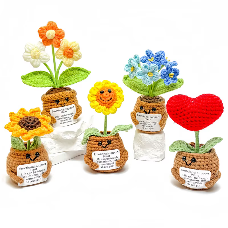 Mini plante en pot tricotée à la main avec carte