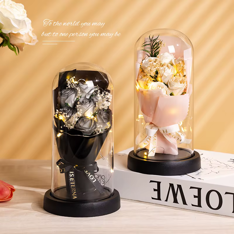 Bouquet de roses éternelles sous cloche en verre – Un cadeau pour votre petite amie