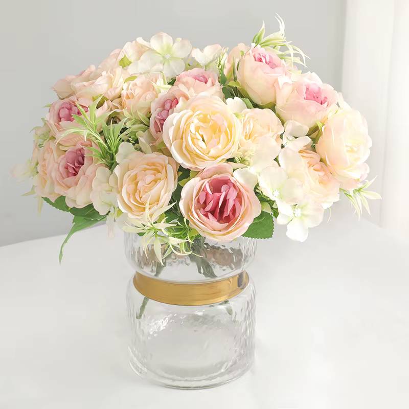 Petit bouquet de roses et pivoines artificielles