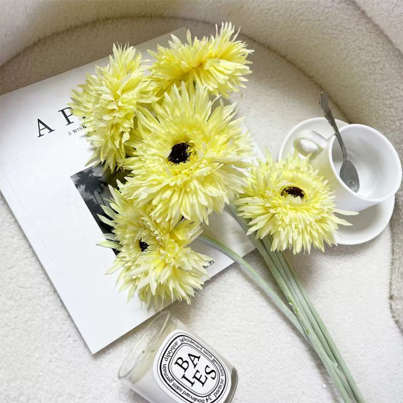 Fleur de chrysanthème artificielle
