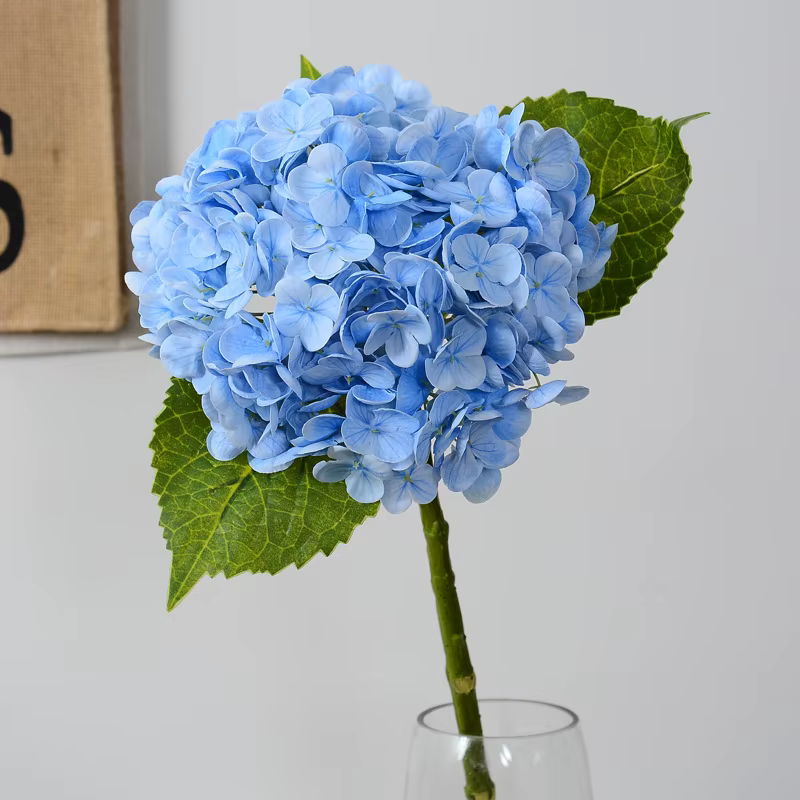 Belle grande fleur d'hortensia artificielle bleue