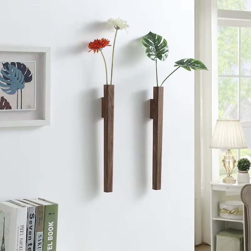 Vase à fleurs suspendu en bois massif