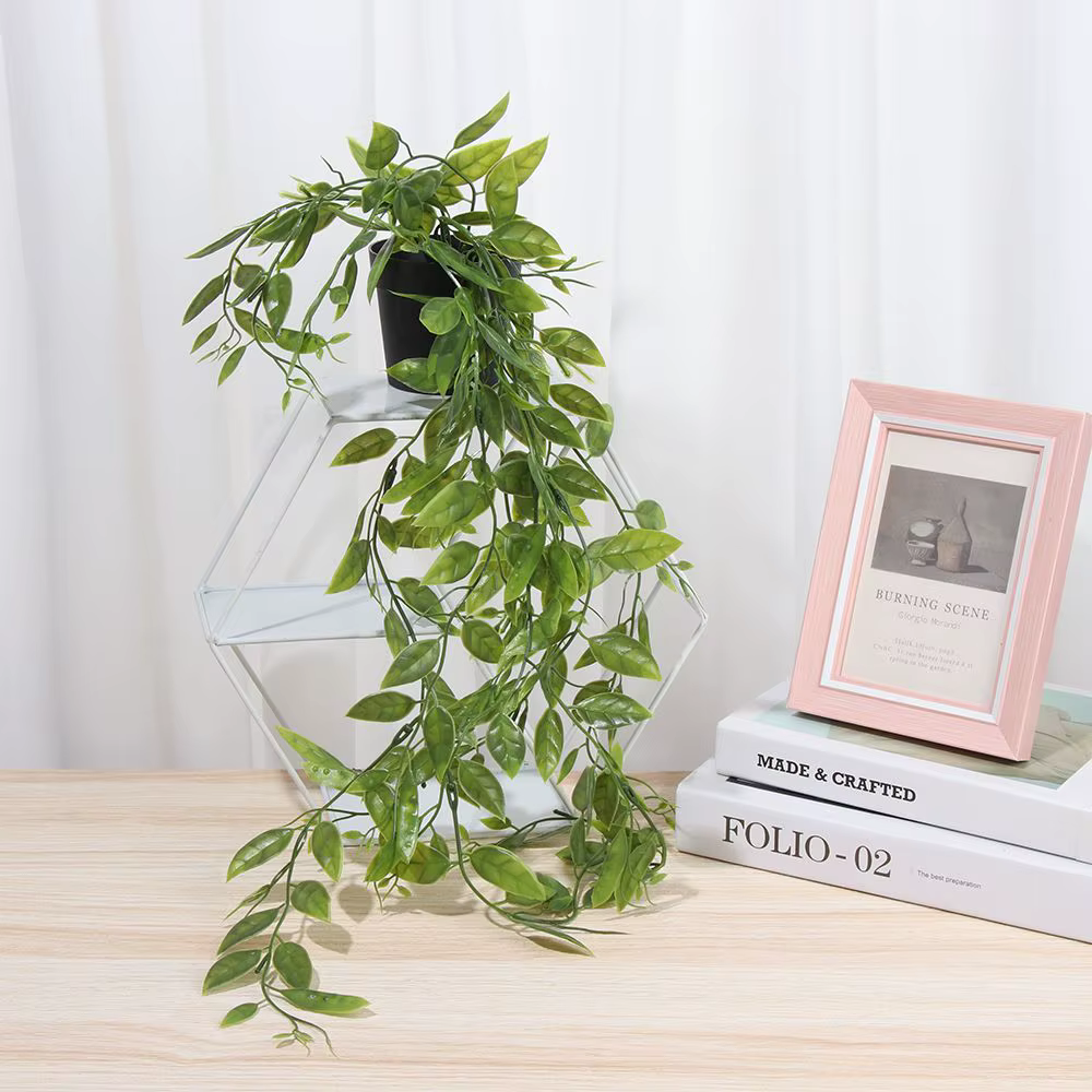 Plantes artificielles suspendues avec Pot