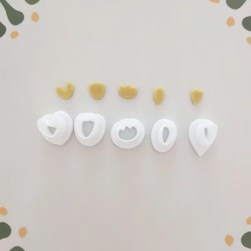 Différents Types exquis Unique pétales de fleurs argile moules bricolage fleur trèfle boucles d'oreilles bijoux