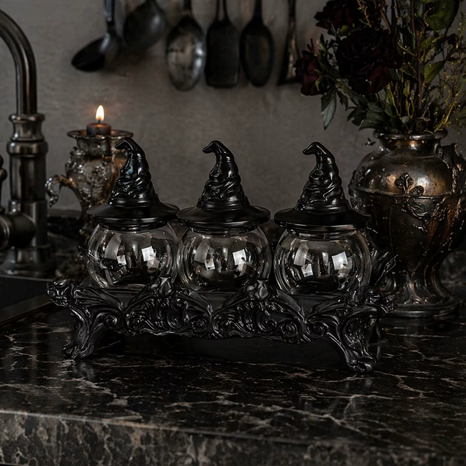 Ensemble de pots à épices d'apothicaire avec couvercles en forme de chapeau de sorcière, décoration de cuisine Witchcore, récipients de stockage alimentaire gothiques pour sel, poivre, thé